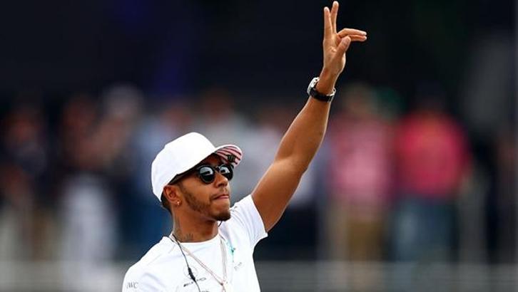 Formula 1'de şampiyon Hamilton