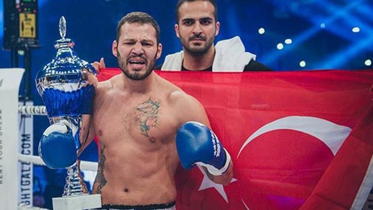 'Avatar' Atakan tek yumrukla devirdi