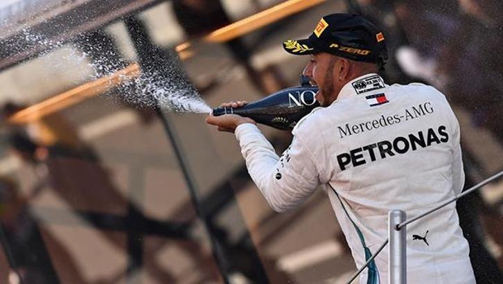 Hamilton İspanya'da da zirvede