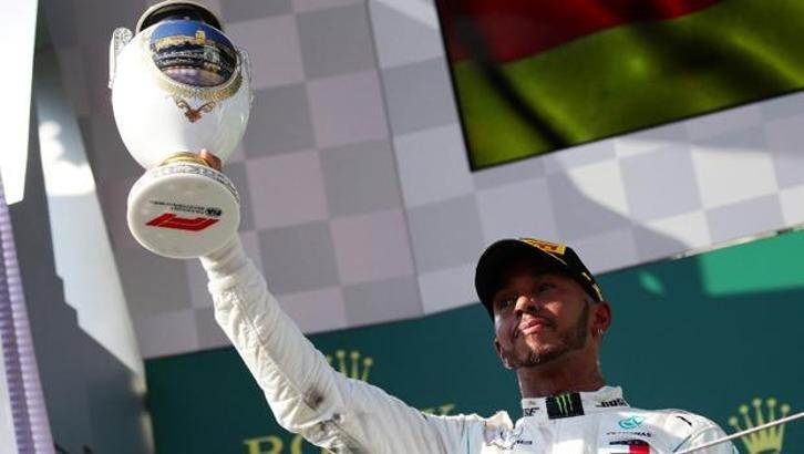 Macaristan'da kazanan Hamilton