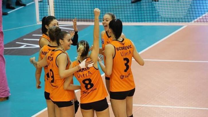 Eczacıbaşı VitrA, Halkbank'ı set vermedi