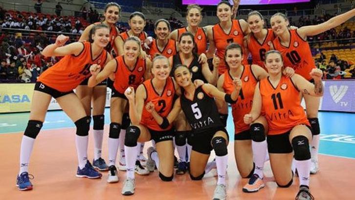 Eczacıbaşı VitrA yenilmeden yarı finalde