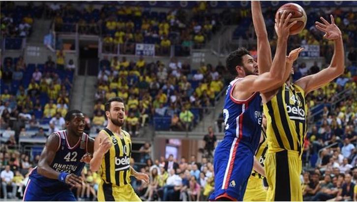 Fenerbahçe Beko - Anadolu Efes: 82-73