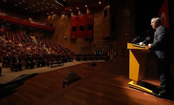Bakan Akar: Bu gerçekten terbiyesizliktir, ahlaksızlıktır