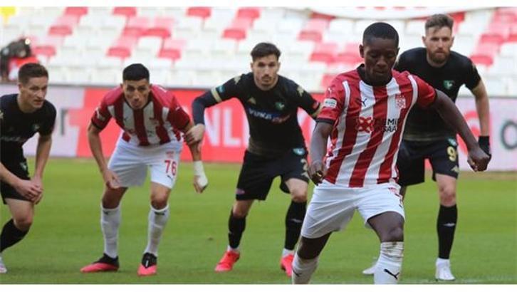 Denizlispor 90+3'te attı puanlar paylaşıldı