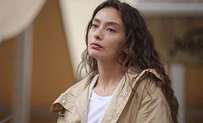'Sefirin Kızı'nda Neslihan Atagül'ün yerine gelecek isim belli oldu!