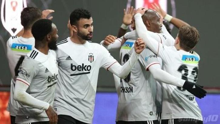 Ghezzal Alanyaspor maçıyla birlikte sahada