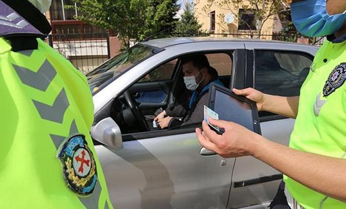 Hafta sonu seyahat yasağı var mı? Şehirler arası seyahat yasağı ne zaman başlıyor? Cumartesi Pazar seyahat yasağı saat kaçta başlıyor? Seyahat izni gerekli mi?
