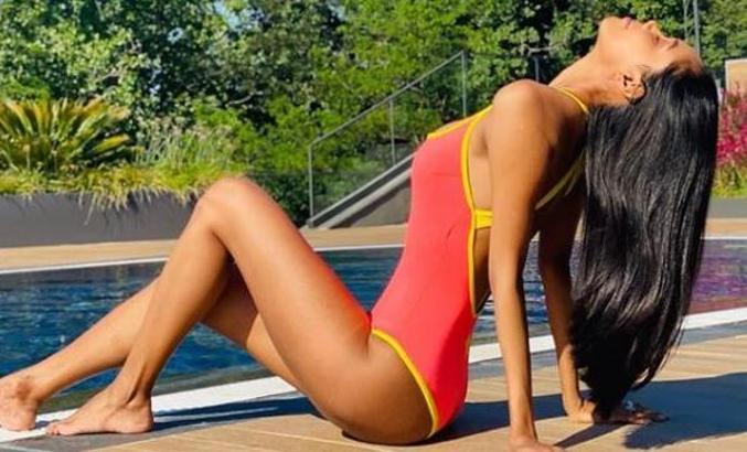 Madelein Lopez'den havuz pozu