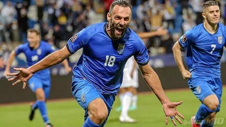 Sarri oynatmıyor ama milli takımda...