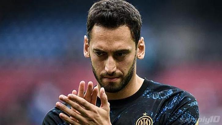 Hakan Çalhanoğlu'na büyük tepki!