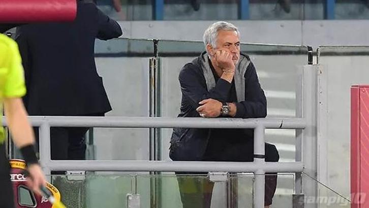 Daha önce hiç olmamıştı! 4 teknik adam kırmızı gördü