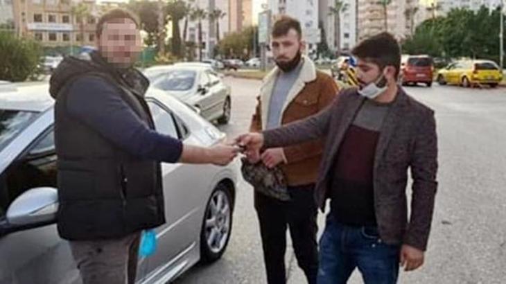 Benzerlik sebebiyle arkadaşını öldürüp arabasını sattı! Akılalmaz olay