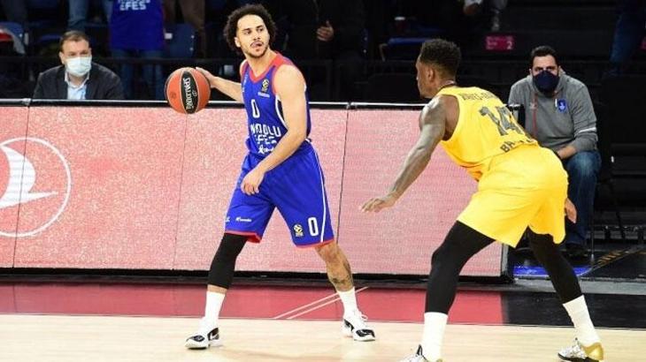 Moerman 16 Larkin 14 sayı attı ama Anadolu Efes Barcelona'ya uzatmalarda yıkıldı