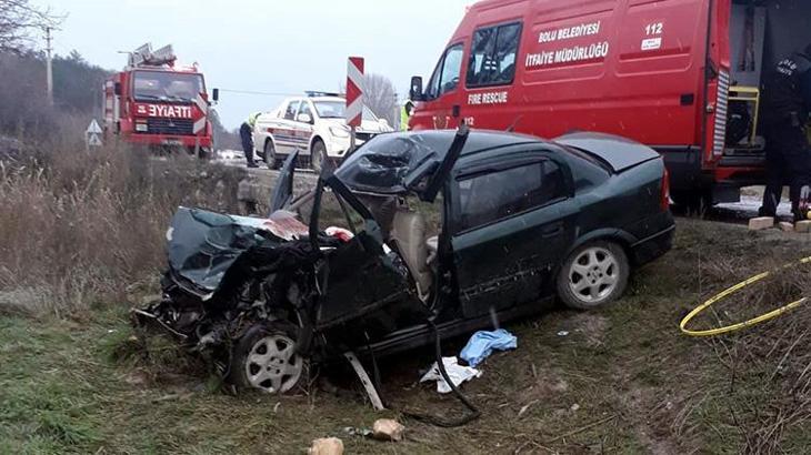 Bolu'da feci kaza! Servis midibüsü ile otomobil çarpıştı: 4'ü ağır, 9 yaralı