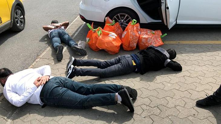 Polisin takip ettiği araçtan 24 kilo esrar çıktı; 8 gözaltı