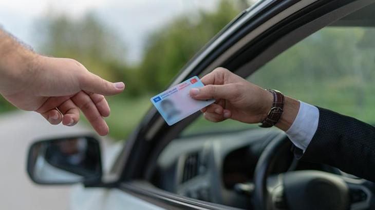 Ehliyette yeni dönem! Resmen değişti, büyük yenilik