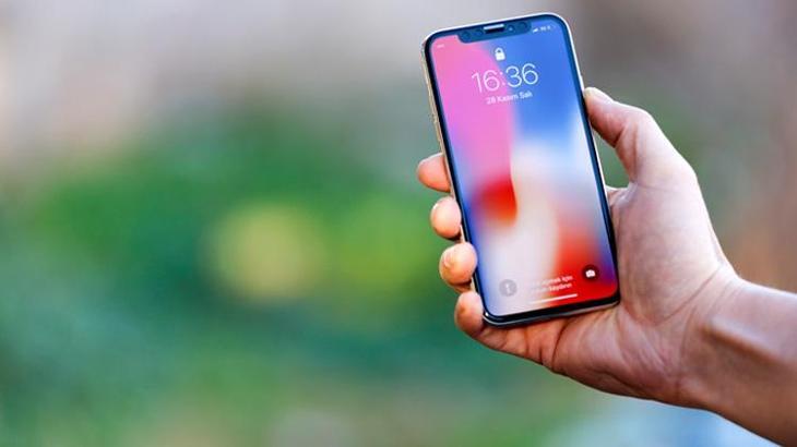 Apple'a dava açıldı! iPhone'lara istemli yavaşlatma mı uygulanıyor?