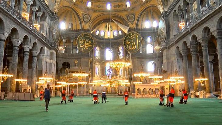 Ayasofya Camii'nde bayram hazırlıkları tamamlandı