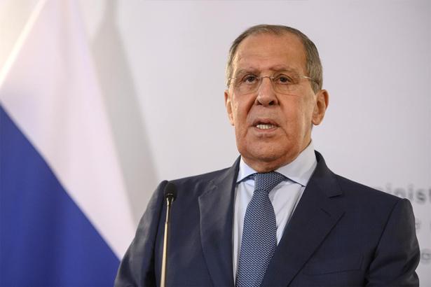 Lavrov: Referandum kararları, Zelenskiy'in kendini Rus hissedenlere yaptığı 'Ukrayna'dan gidebilirsiniz' çağrısına yanıt
