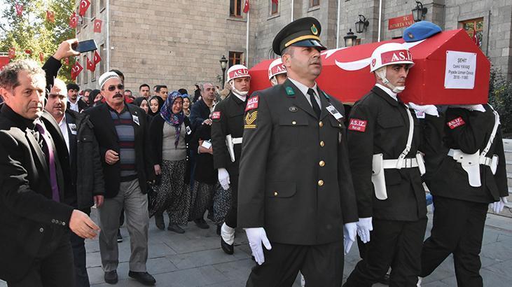 Şehit uzman çavuş Cemil Yavaş, son yolculuğuna uğurlandı