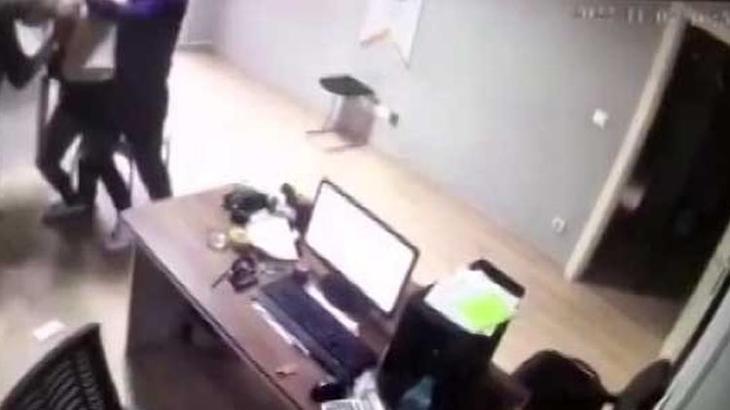 'Fuhuş' iddiası ortalığı karıştırdı! Kiracı ve site yöneticisi saç saça baş başa kavga etti