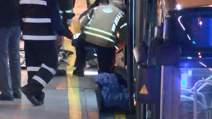 Korkunç olay! Kafası metrobüs tekerinin altına sıkıştı, feci ÅŸekilde can verdi