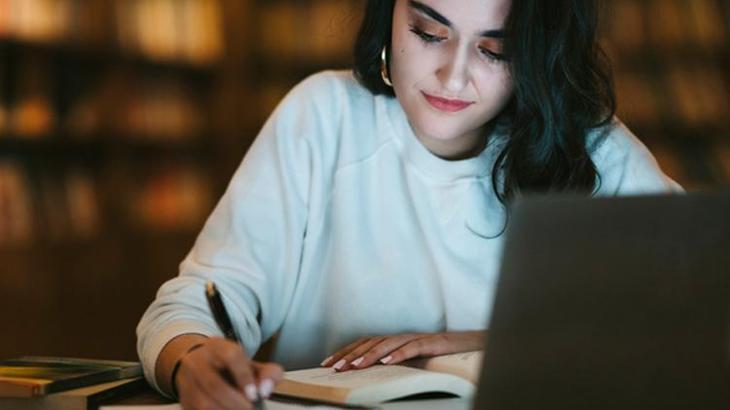 Sahte akademisyenliğe giden yol! 12 taksit imkanı, profesör olan bile var