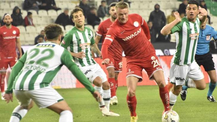 Süper Lig'de Konyaspor kaçtı Antalyaspor yakaladı