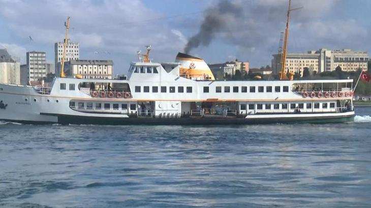İstanbul'da vapurlardan düdük çalma eylemi