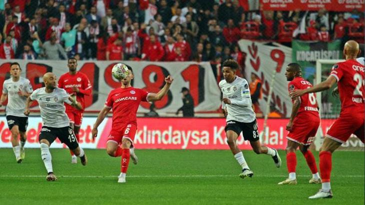 Süper Lig'de Beşiktaş Antalyaspor karşısında 3 puanı 3 golle aldı