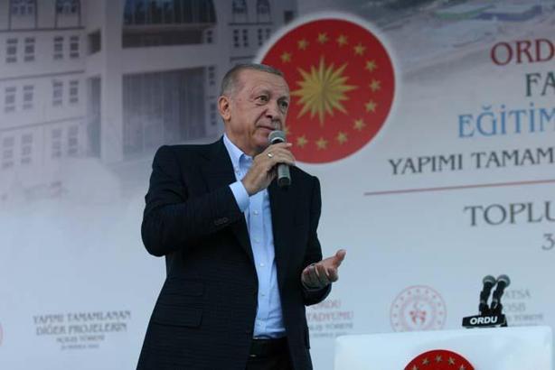 Cumhurbaşkanı Erdoğan Adana'da duyurdu: Depremzede öğrenciye ek kontenjan
