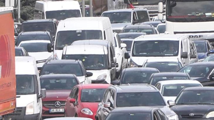 İstanbul’da trafik çilesi! Yoğunluk yüzde 72’ye çıktı