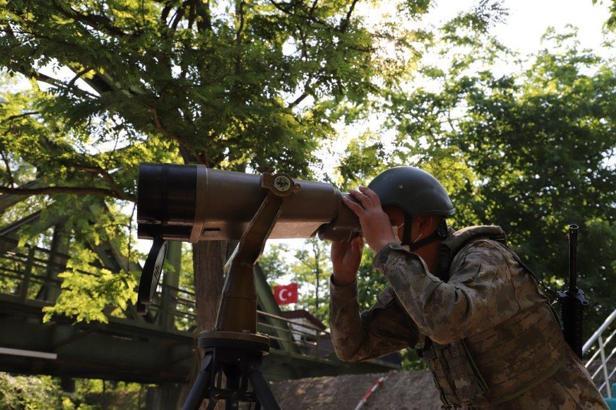 Yunanistan sınırında 3'ü FETÖ, 1'i PKK/KCK mensubu 10 kişi yakalandı