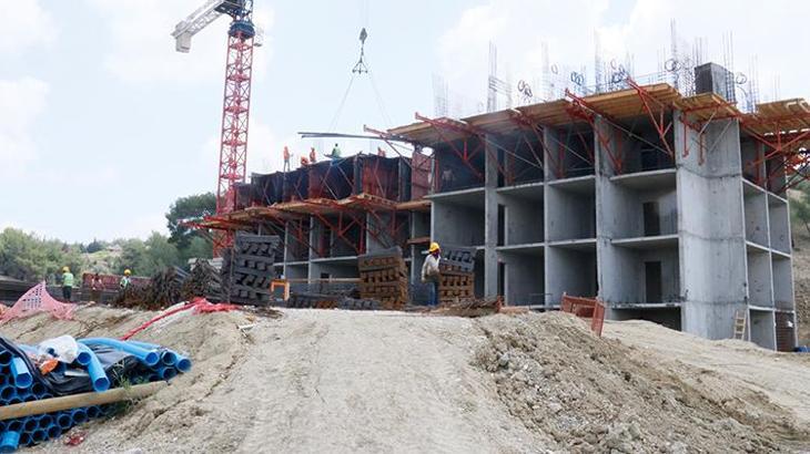 Adana’da kalıcı TOKİ konutları yükselmeye başladı: Erken tarihte teslim edebiliriz
