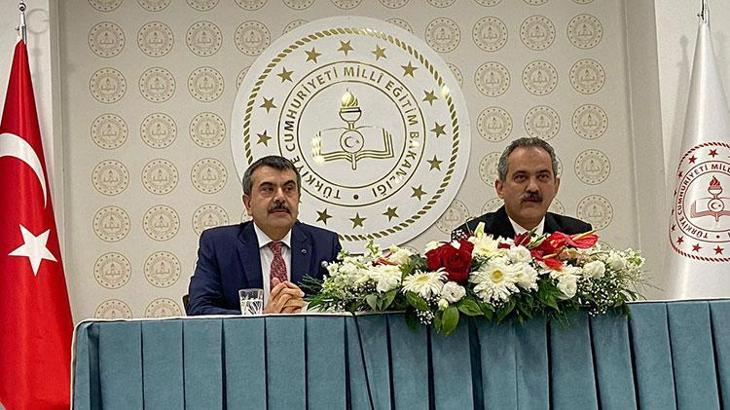 Milli Eğitim Bakanlığı'nda devir teslim! Yusuf Tekin, görevi Mahmut Özer'den devraldı