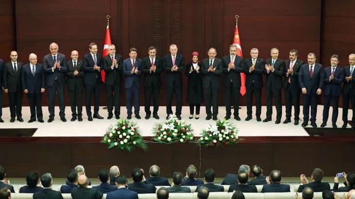 Yeni bakanlar TBMM'de yemin etti