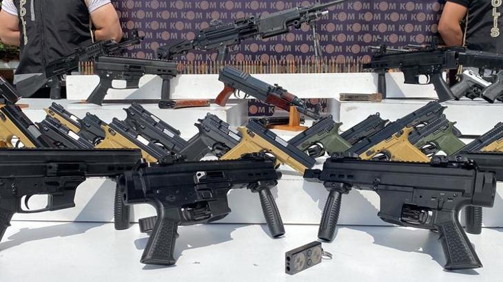İstanbul’daki suç örgütlerine silah satan şebekeye operasyon: 12 gözaltı