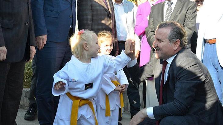 Gençlik ve Spor Bakanı Dr. Osman Aşkın Bak: Tüm çocuk ve gençlerimizi GSB Yaz Okullarımıza davet ediyorum