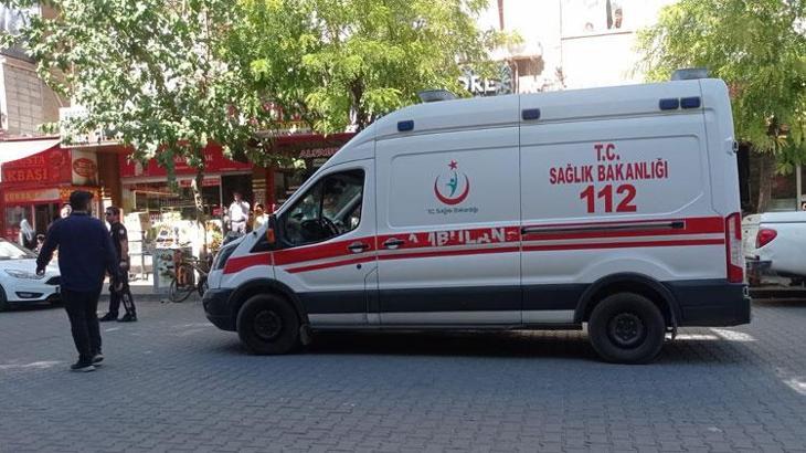 Siirt'te iki grup arasında sopa ve bıçaklı borç- alacak kavgası: 1 yaralı