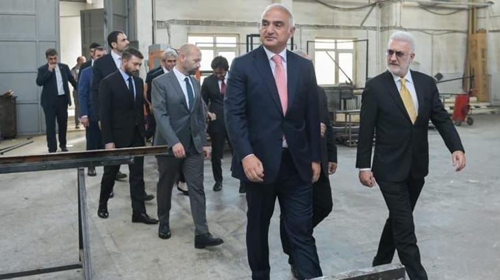 Bakan Ersoy, yeni sezon için Devlet Tiyatroları’nı gezdi!