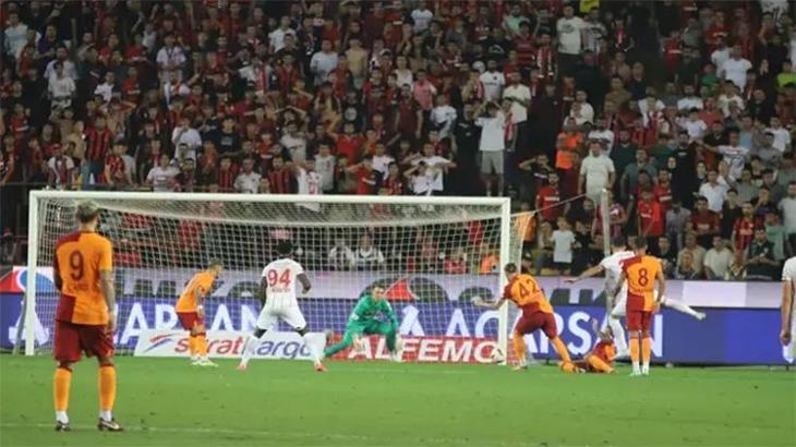 Galatasaray'ın efsane ismi Fernando Muslera'dan Gaziantep FK maçında 16 yıl sonra bir ilk!