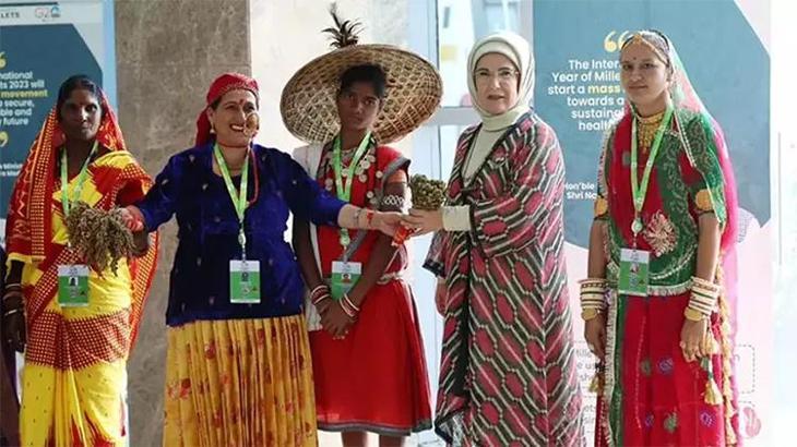 Emine Erdoğan, Hindistan'da lider eşleriyle bir araya geldi