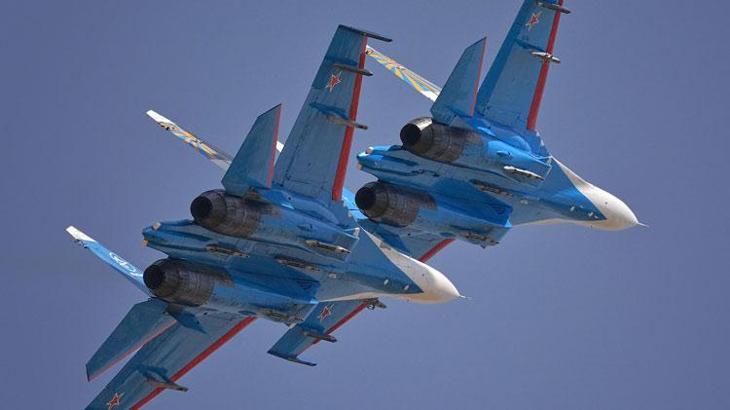 Karadeniz'de kıyametin kıyısından dönüldü! Rus Su-27 savaş uçağından İngiliz keşif uçağına füze...
