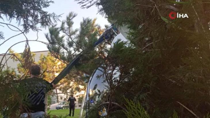 Afyonkarahisar’da helikopter iniş yaptığı sırada ağaçlara takılarak düştü