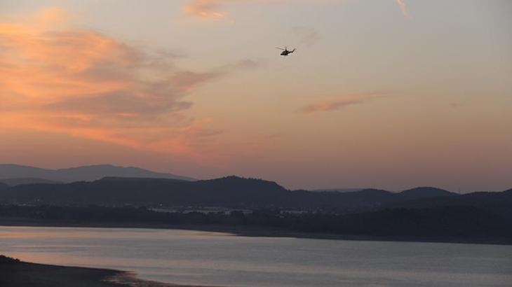 İzmir'de yangına müdahale eden helikopter baraja düştü! Bakan Yumaklı son durumu açıkladı