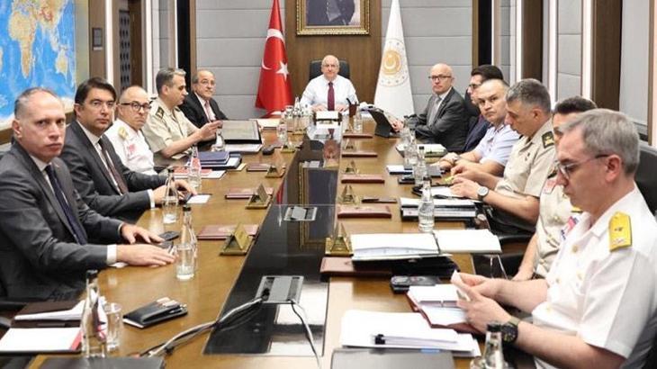 Bakan Güler, birlik komutanları ile görüştü! Talimatı verdi