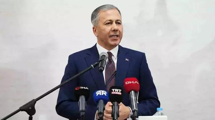 Bakan Yerlikaya: 42 bin 875 düzensiz göçmen sınır dışı edildi