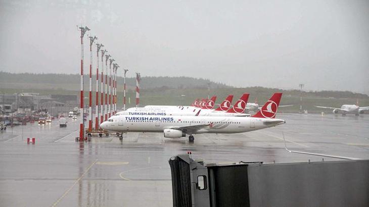 İstanbul'da fırtına hava ulaşımını olumsuz etkiledi