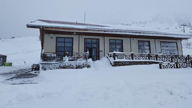 Keltepe Kayak Merkezi'nde kar kalınlığı 50 santime çıktı